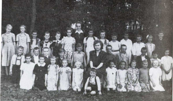 Molidorf School Photo